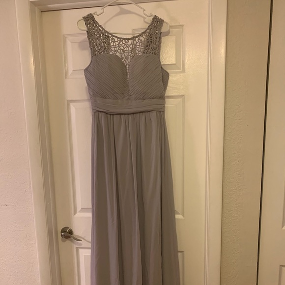 Dress/gown - Picture 1 of 3